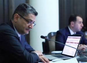 Премьер "пригрозил" министрам