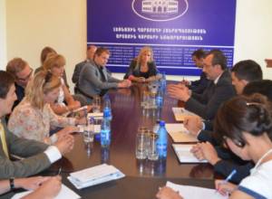 Министр коснулся вопроса признания НКР