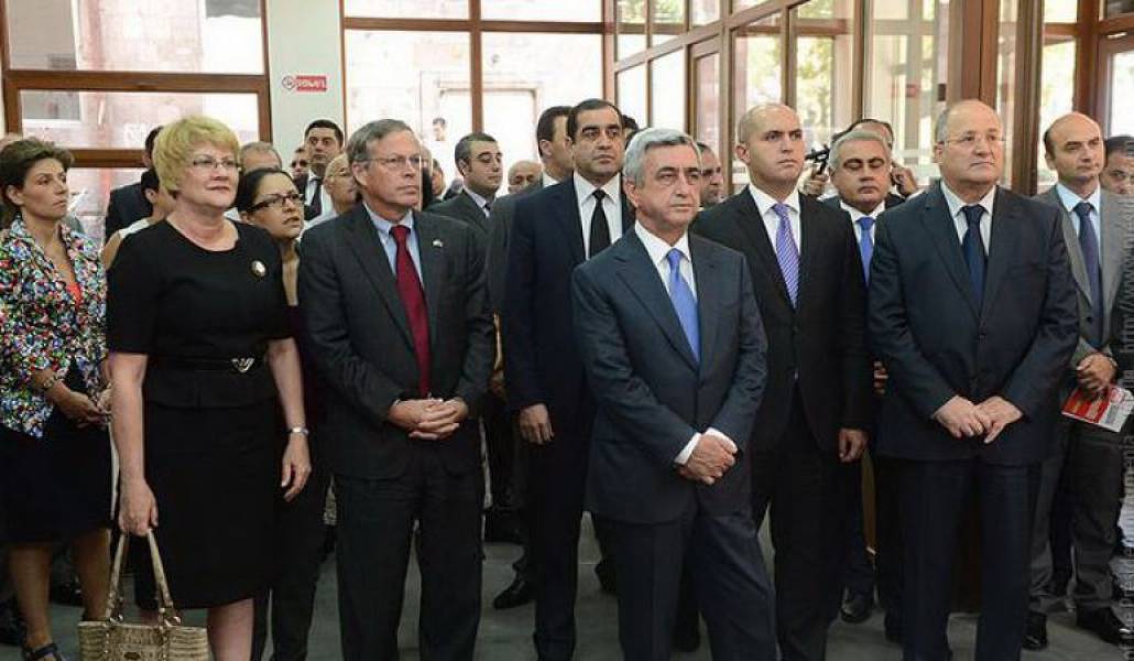 20759b9e19bb11da9759c8a90c96d365