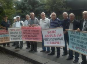 «Только в шахматы хорошо играют»