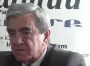 "Серж Саргсян решает личные вопросы"