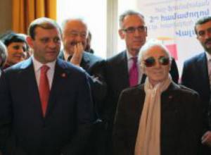 Шарль Азнавур – на Армяно-французском форуме