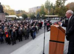 Отставки Сержа Саргсяна не потребовали