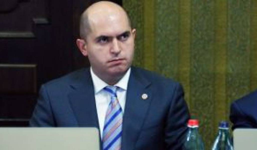 e3d2af2680350b62baf5af4d49233e32