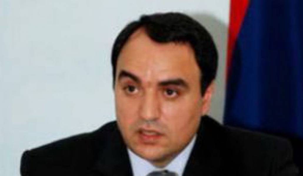 06d8a603bf8ad0f07529cf532a32fd7c