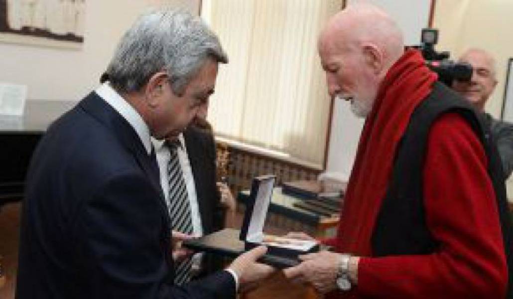 0c46680d414f81a69b3cea727f239fbb