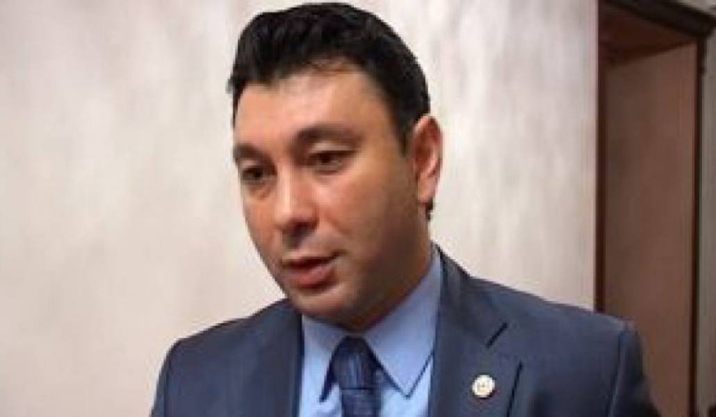 677195799c770015ccebf02a64b8701f