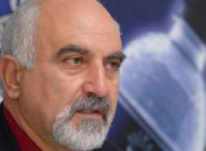 Гость – Паруйр Айрикян