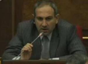 Почему правительство не подает в отставку?