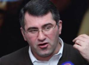 "Армянский народ устает"