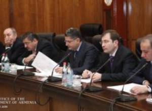 Премьер принял делегацию МВФ