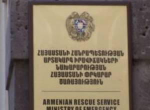 Машина перевернулась