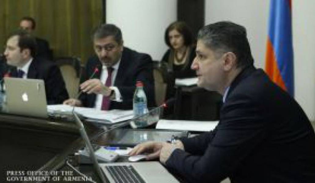 4ae0c802f4115929f992b70d0f812e3f