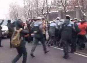 Участников акции подвергли приводу