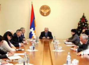 Б.Саакян встретился с депутатами