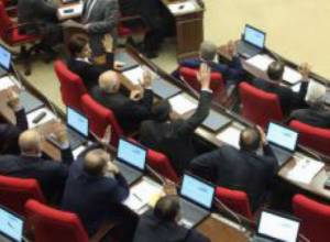 Не хотят отказаться от мандатов