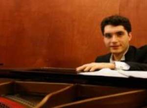 Հայ Մանասյանի հաջող ելույթը Փարիզում