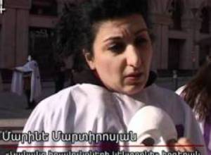Սպիտակազգեստ կանայք հյուսիսային պողոտայում