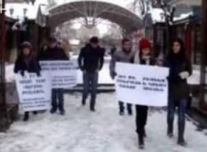 Ինտերնետն ու հեղափոխությունները. E-ակումբ