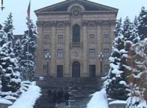 Իրավաբանները կմնան անգործ