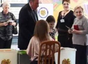 Լևոն Տեր-Պետրոսյանը ընտրեց