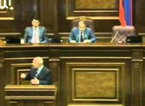 ԱԺ-ում շարունակվում է