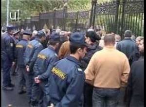 Ակցիա ԱԺ դիմաց