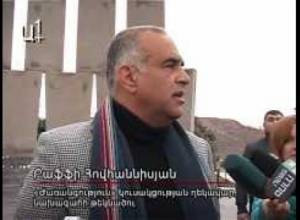 Րաֆֆի Հովհաննիսյանը Եռաբլուրում