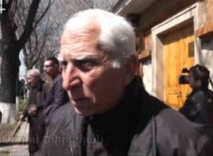 Կամ գումար կամ նոր բնակարան