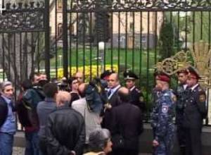 Բախում ոստիկանների և ակտիվիստների միջև