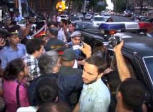 ՀՀԿ գրասենյակի մոտից բերման ենթարկեցին