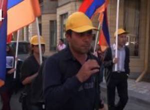 Կարմիր գլխարկներն ընդեմ դեղինների