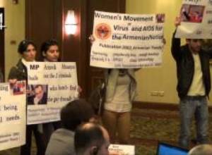 Իրարանցում խորհրդաժողովի ժամանակ