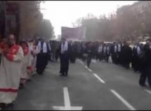 Սուրբ Սարգիսը շրջում է քաղաքում