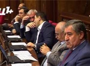 ՍԴ նոր անդամը ընդդիմության վստահությունը չստացավ