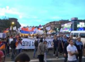 Հովիկ Աբրահամյանը հանդիպեց Դեմ եմ-ի անդամներին