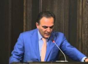 Գագիկ Բեգլարյանը 958 825 000 դրամի փոխհատուցում խնդրեց