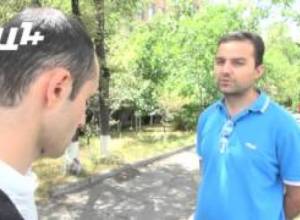 Դեմ եմ-ը պայքարում է փաստաթղթային դաշտում