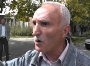 Սահմանադրություն  գրող  պապիկի բեմելը