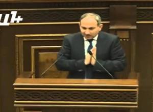 "Ռուսն էլ փափախով թո՞ւրք էր, դուք էլ շուստրի` ինչ ուզում, վրեն նաղդո՞ւմ եք"