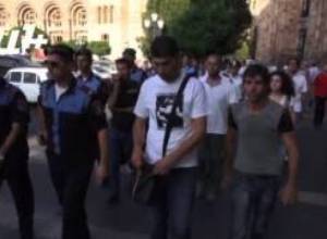 Կրկին չհաջողվեց նստել հրապարակի կենտրոնում