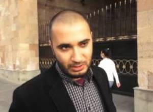 «Հովիկ Աբրահամյանը Ժան Պոլ Բելմոնդոն չի». հարցում Երևանում