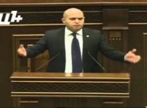 Արմեն Աշոտյան. Տիկին Փոստանջյան դուք մոտեցել եք Pussy Riot խմբին