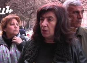 «Գնացեք ձեր տները նստեք, մինչև խորհրդակցենք»