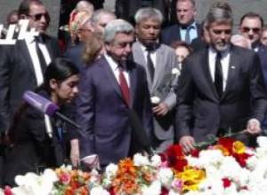 Ջորջ Կլունին հարգեց ցեղասպանության զոհերի հիշատակը