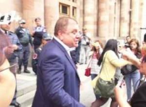 Դղյակ  չունեմ, ես Սարի թաղ եմ ապրում. Բեգլարյան