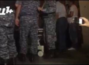 Ոստիկաններին բերում են հիվանդանոց