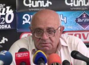 Քաղաքագետը խորհուրդ է տալիս վարչապետին՝ իշխանությունը հավաքել իր ձեռքը