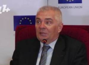 Հայաստանում քաղաքականությունը բիզնեսից  պետք է առանձնացվի. ԵՄ դեսպան