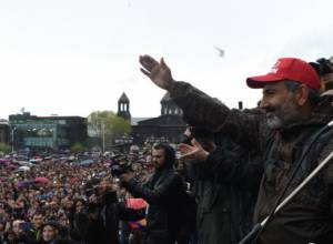 Как повлияет на конфликт умеренно жесткая ритօрика революционной власти?!